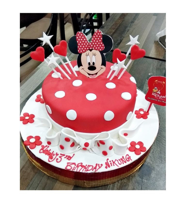 Micky Mouse Fondant Cake